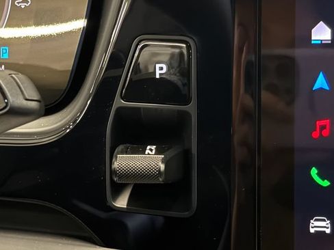 Certified 2025 Porsche Cayenne E-Hybrid w/ Premium Package Plus AWD/4WD image 23