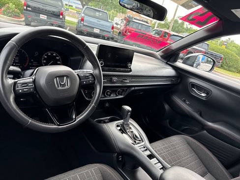 Certified 2025 Honda HR-V Sport image 23