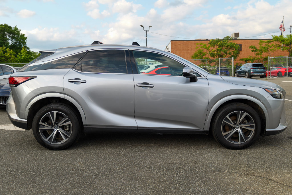Used 2023 Lexus RX 350 Premium w/ Accessory Package AWD/4WD image 8