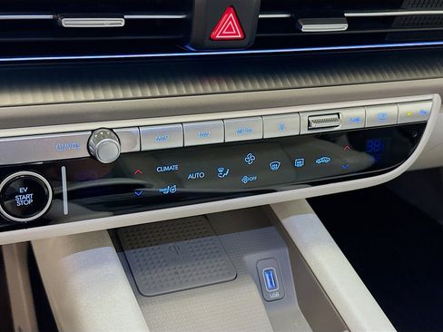 Used 2023 Hyundai Ioniq 6 Limited image 24