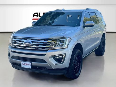 Used 2018 Ford Expedition Limited w/ Equipment Group 301A AWD/4WD image 3