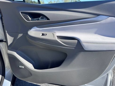 Used 2023 Chevrolet Bolt EUV Premier w/ Sun & Sound Package FWD image 21