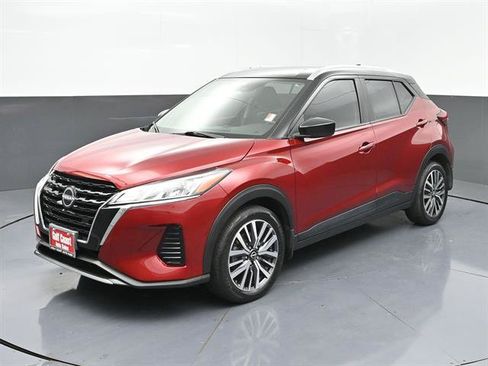 Used 2024 Nissan Kicks SV FWD image 1