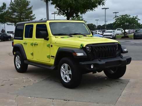 Used 2022 Jeep Wrangler Unlimited Sport AWD/4WD image 3