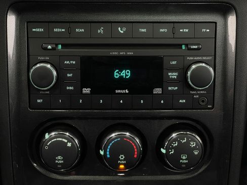 Used 2009 Dodge Challenger SRT8 w/ SRT Option Group II RWD image 21