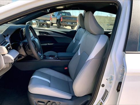 New 2026 Toyota Camry SE image 9