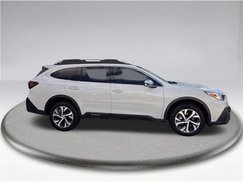 Certified 2022 Subaru Outback Touring AWD/4WD image 12