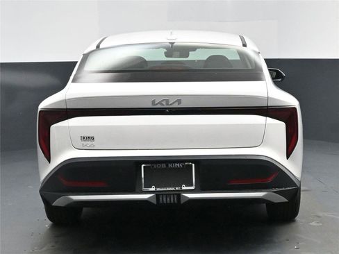 New 2025 Kia K4 LXS image 13