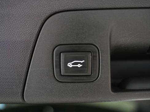 Used 2023 Buick Envision Avenir AWD/4WD image 11