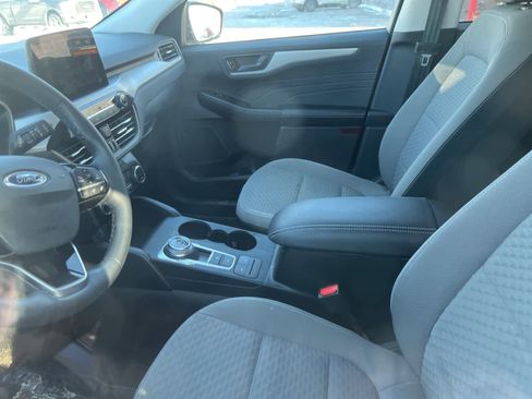 Used 2022 Ford Escape SE w/ SE Sport Appearance Package image 28