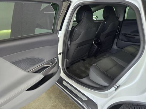 Used 2025 Lucid Air Touring AWD/4WD image 23