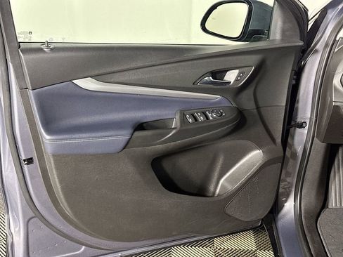 Used 2022 Chevrolet Bolt EUV LT w/ Convenience Package FWD image 10