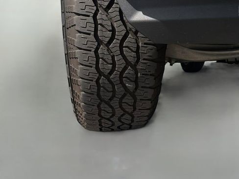 Used 2025 Ford Ranger XLT image 14