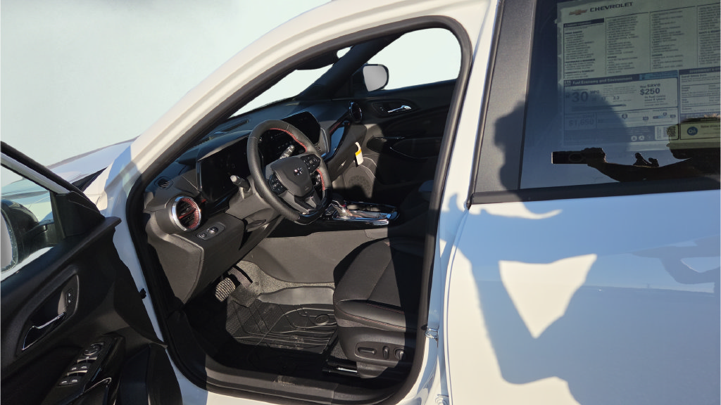New 2026 Chevrolet Trax RS FWD image 36