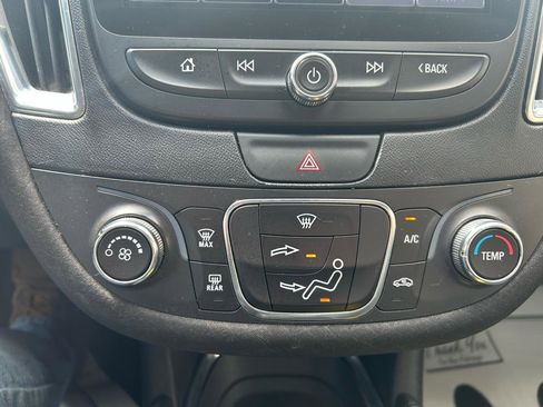 Used 2016 Chevrolet Malibu LT FWD image 24