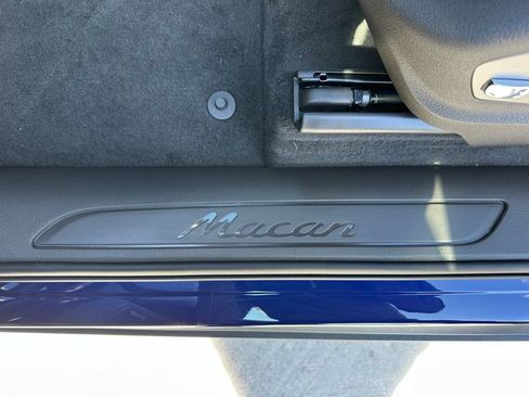 Used 2026 Porsche Macan AWD/4WD image 40