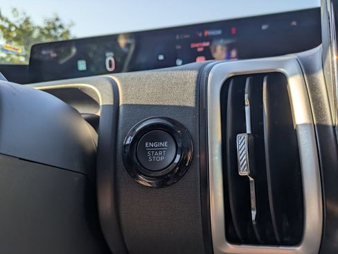 Certified 2025 Ford Expedition Active AWD/4WD image 23