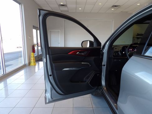 Used 2024 Chevrolet Traverse Z71 w/ Enhanced Driving Package image 10