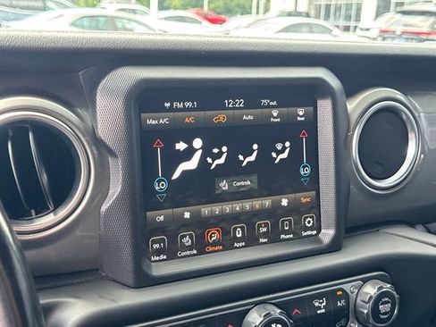 Used 2020 Jeep Wrangler Unlimited Sahara AWD/4WD image 25