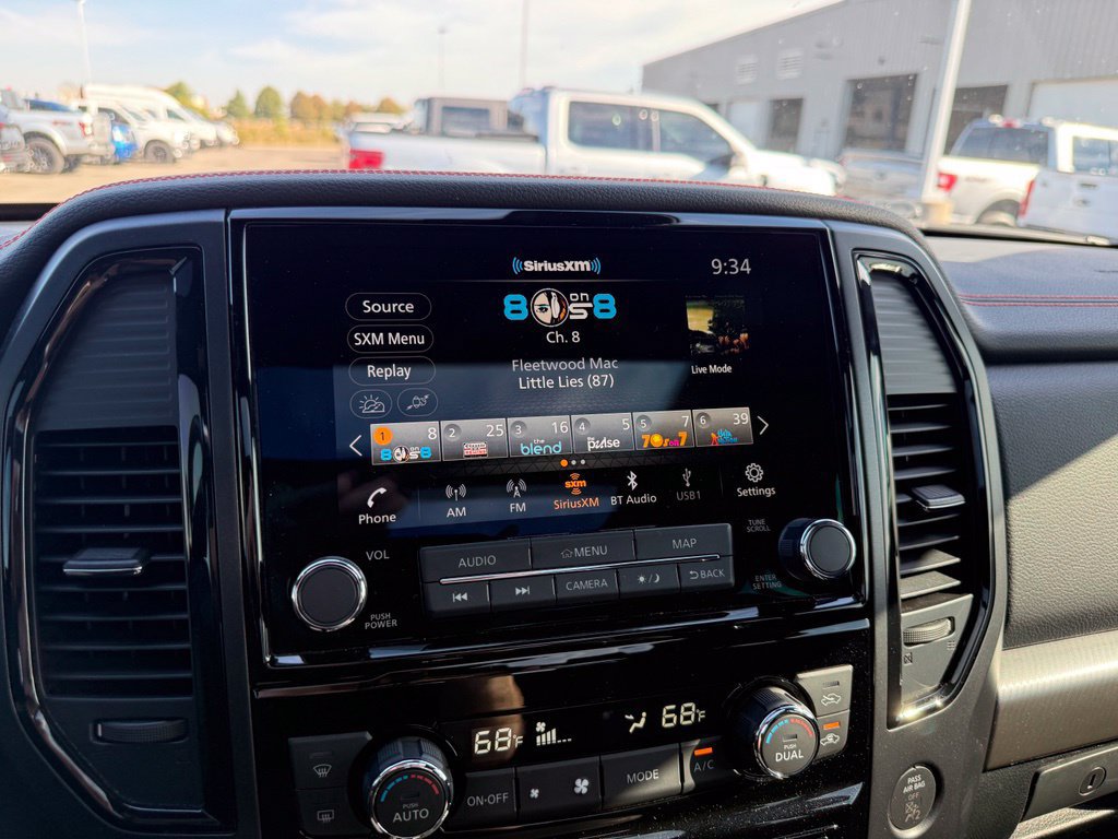 Used 2024 Nissan Titan PRO-4X w/ Pro-4x Convenience Package AWD/4WD image 14