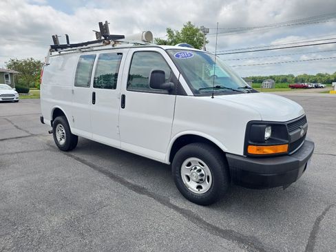 Used 2015 Chevrolet Express 2500 RWD image 4