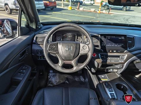 Used 2024 Honda Passport TrailSport image 2