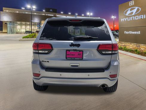 Used 2018 Jeep Grand Cherokee Altitude AWD/4WD image 8