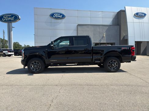Used 2023 Ford F250 Lariat w/ Lariat Ultimate Package AWD/4WD image 2