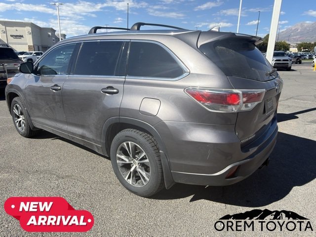 Used 2016 Toyota Highlander XLE w/ Four Season Floor Mat Package AWD/4WD image 3