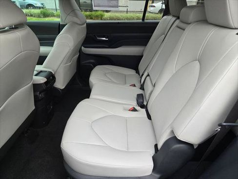 Certified 2026 Toyota Grand Highlander FWD image 12