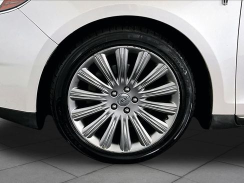 Used 2014 Lincoln MKS AWD w/ Equipment Group 101A image 11