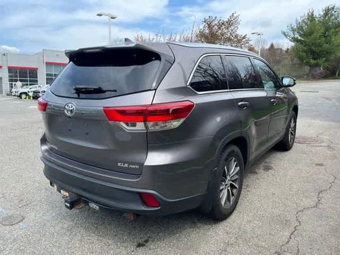 Used 2019 Toyota Highlander XLE image 4