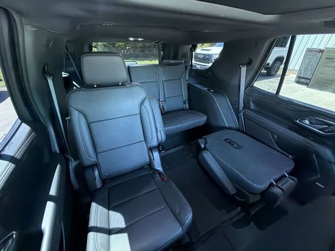 Used 2023 Chevrolet Tahoe Z71 w/ Luxury Package AWD/4WD image 28