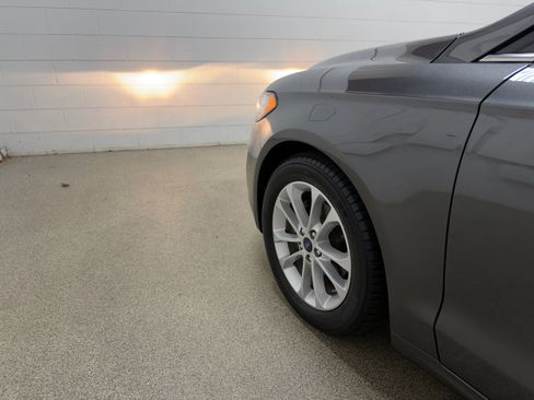 Used 2020 Ford Fusion SE FWD image 31