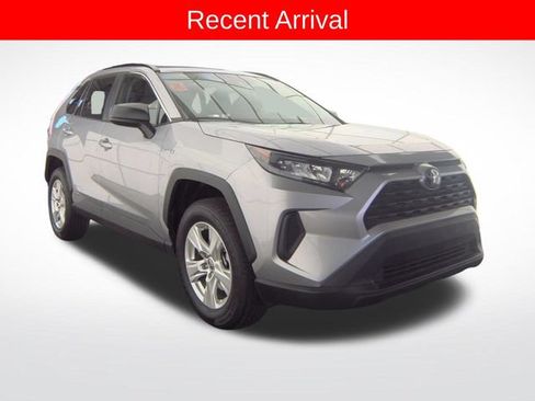 Used 2021 Toyota RAV4 LE AWD/4WD image 3