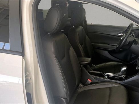 Used 2024 Buick Encore GX Sport Touring w/ Comfort Package FWD image 9