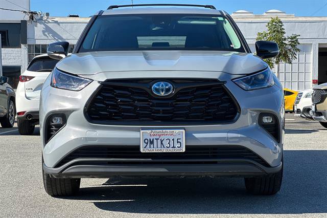Used 2024 Toyota Highlander LE AWD/4WD image 8