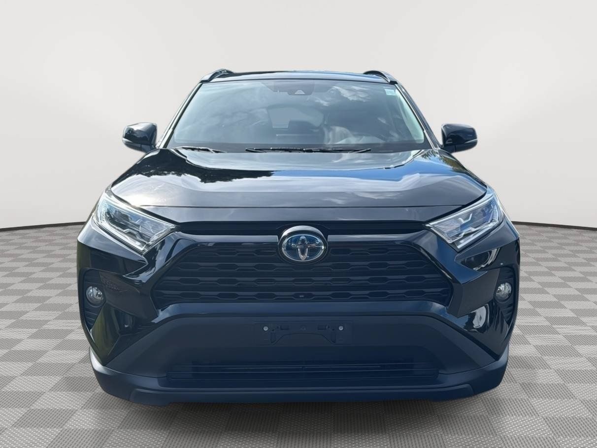 Used 2020 Toyota RAV4 XLE w/ XLE Grade Weather Package AWD/4WD image 5