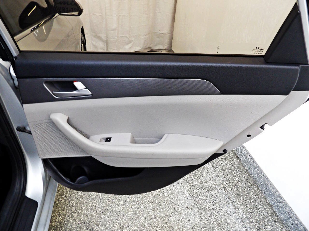 Used 2017 Hyundai Sonata SE FWD image 12