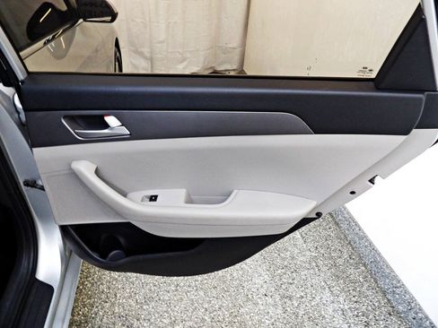 Used 2017 Hyundai Sonata SE FWD image 12