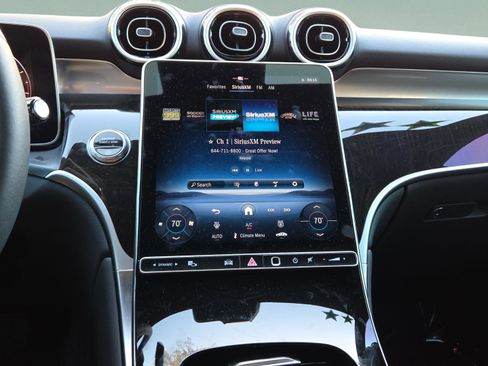 Used 2025 Mercedes-Benz GLC 300 image 22