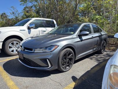 Used 2025 Volkswagen Jetta SE