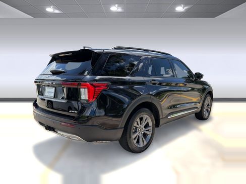Used 2025 Ford Explorer Active w/ Active Comfort Package AWD/4WD image 8