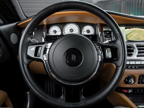 Used 2017 Rolls-Royce Wraith image 32
