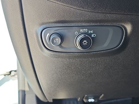 Used 2022 Chevrolet Equinox LT FWD image 24
