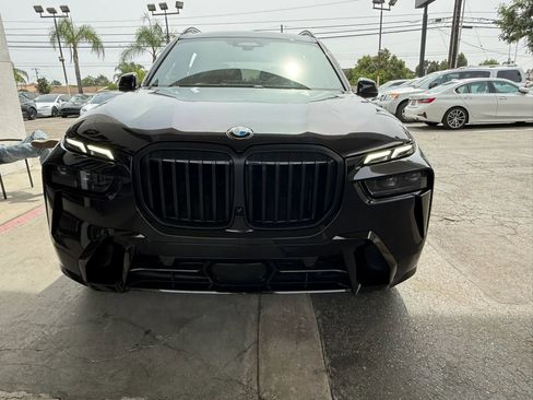 Used 2023 BMW X7 xDrive40i w/ M Sport Package image 2