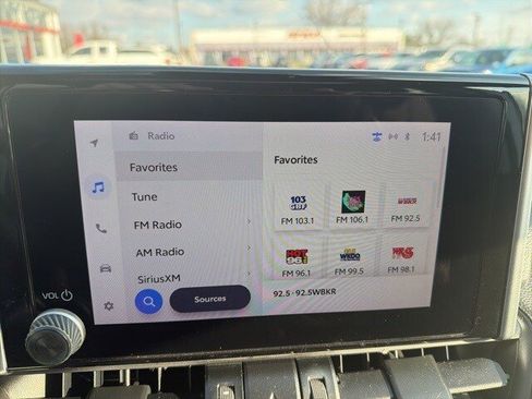 Used 2023 Toyota RAV4 XLE Premium image 19