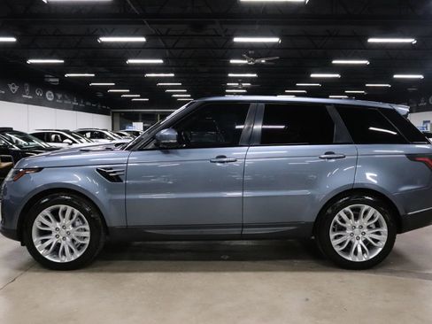 Used 2019 Land Rover Range Rover Sport SE image 2
