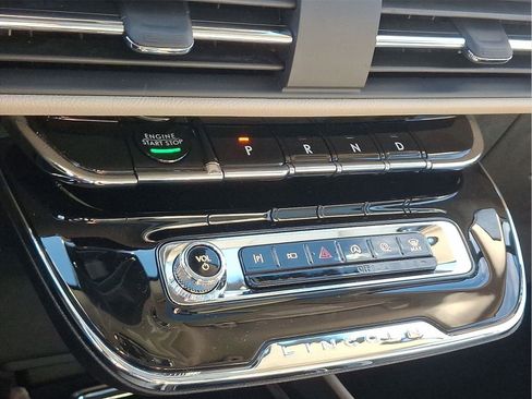 New 2026 Lincoln Corsair Premiere image 13