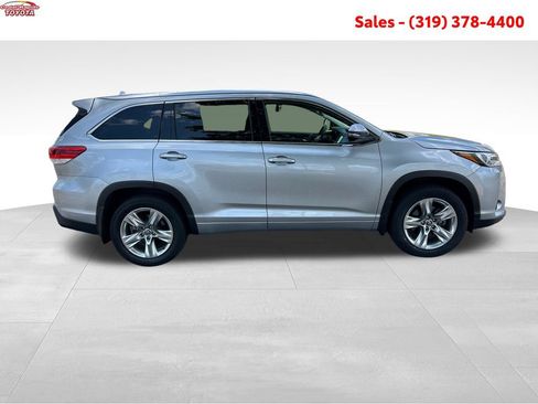 Certified 2018 Toyota Highlander Limited AWD/4WD image 7